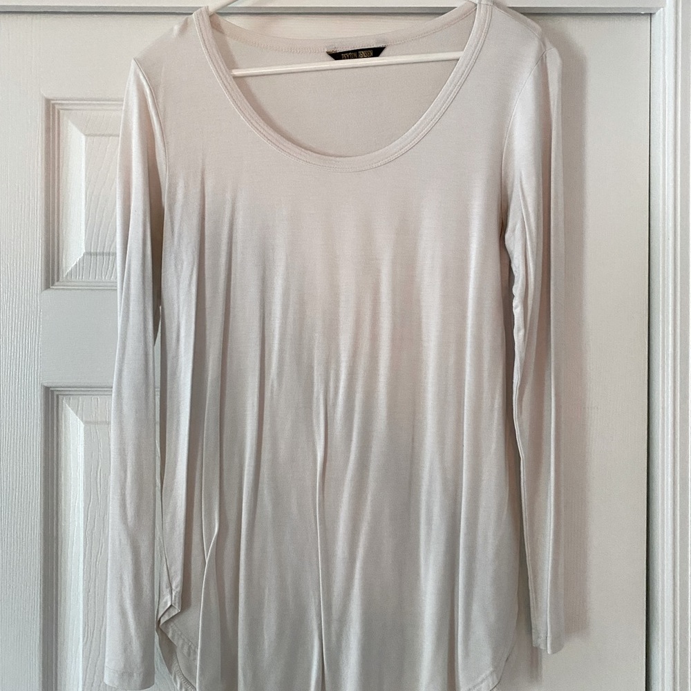 White scoop neck long sleeve - relaxed fit